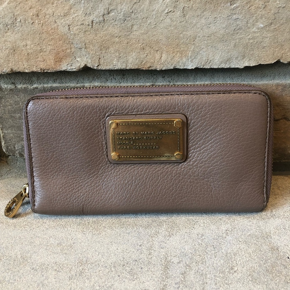 Marc By Marc Jacobs Taupe Zipper Wallet